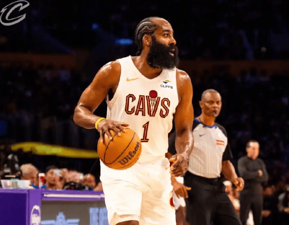 完美世界竞技平台官网-湖人14分大胜骑士东契奇创队史纪录！但真相是：两队都在“演”？